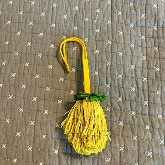 MK Leather and Straw Pineapple Bag Charm - Picture 1 of 4